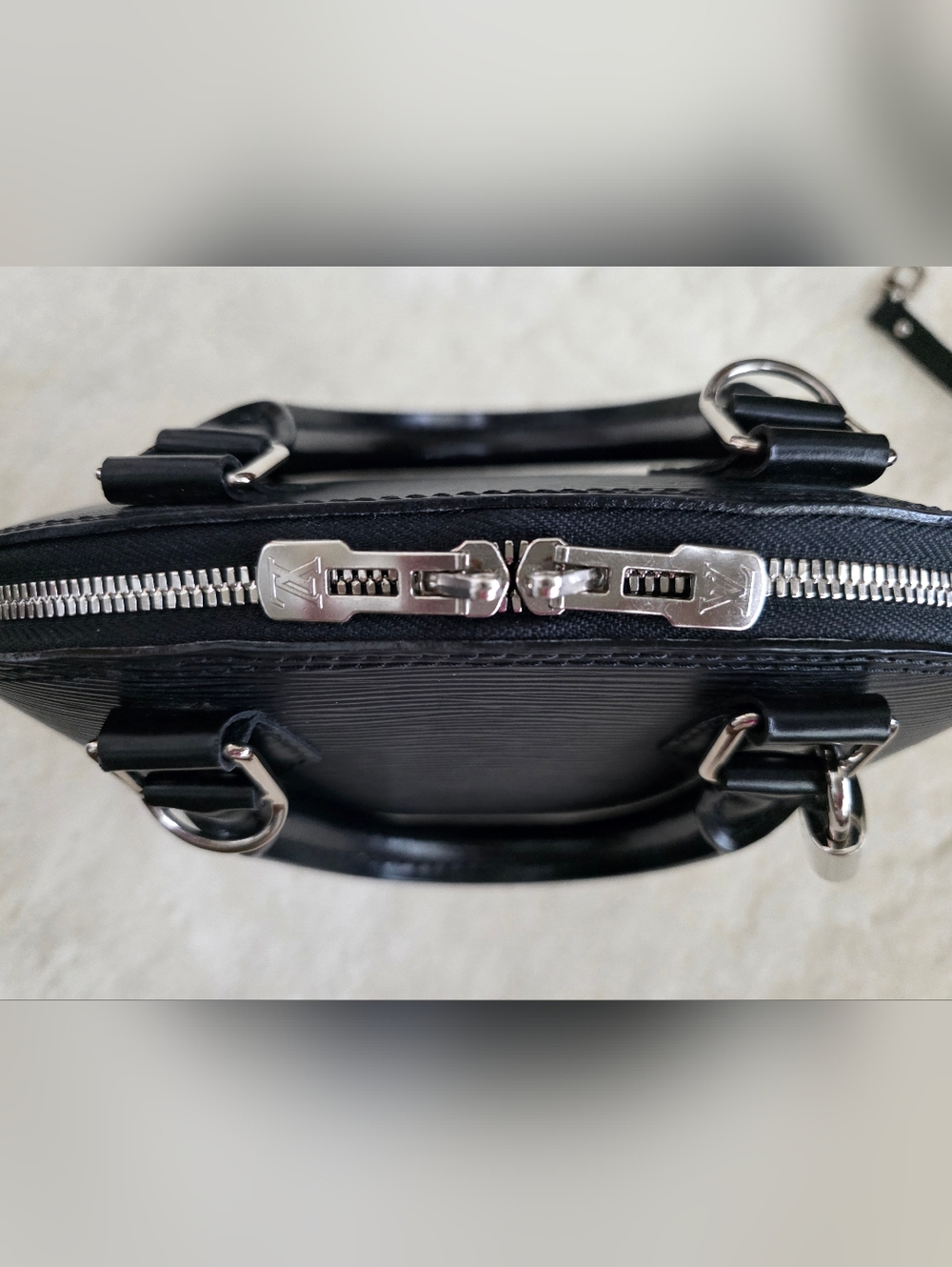 Louis Vuitton Black Epi Alma BB Crossbody Bag - Picture 9 of 10